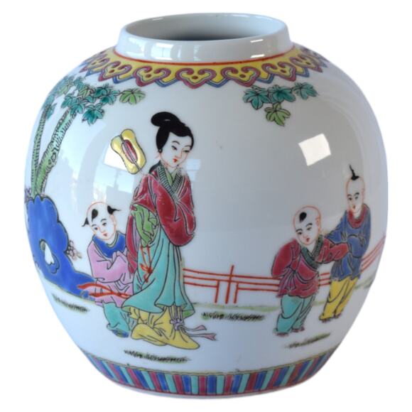 Charming Ceramic Ginger Jar - Handpainted Chinese Vase for Stunning Home Decor - Picture 1 of 10